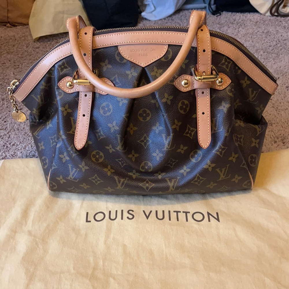 Louis Vuitton Tivoli GM-pre loved